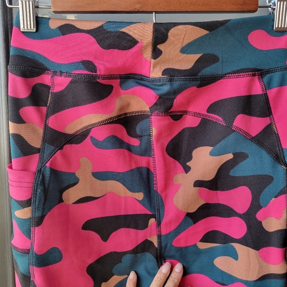 Pop Fit Hot Pink Blue Camo Leggings Pockets NWT Medium High Rise 12" in Stretch - Picture 7 of 9